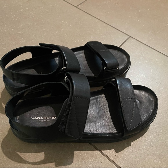 Vagabond Black Leather Minimal Flat Sandals - Picture 7 of 7